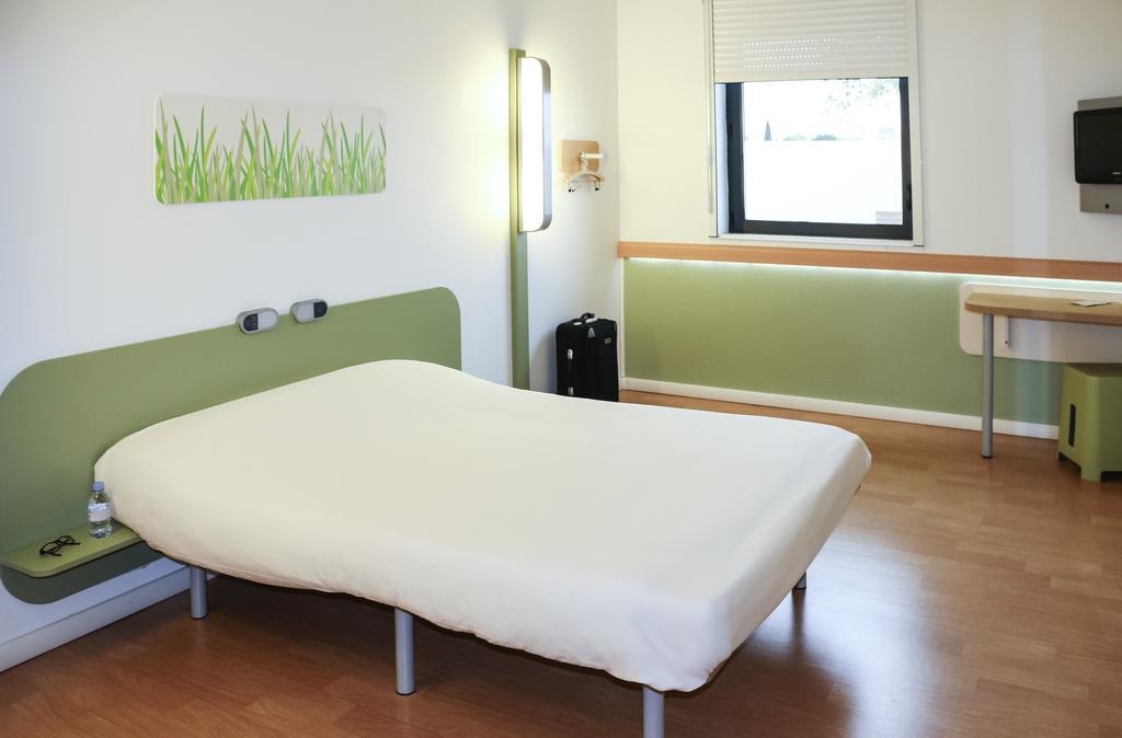Ibis budget Saint-Étienne stade Habitación foto